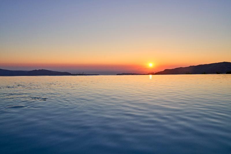 Nobu Hotel Santorini (Adults Only) Имеровигли Экстерьер фото
